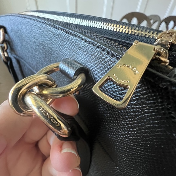 Coach Carryall Mini Brooke Light Goldlack Leather Shoulder Bag - Picture 3 of 16